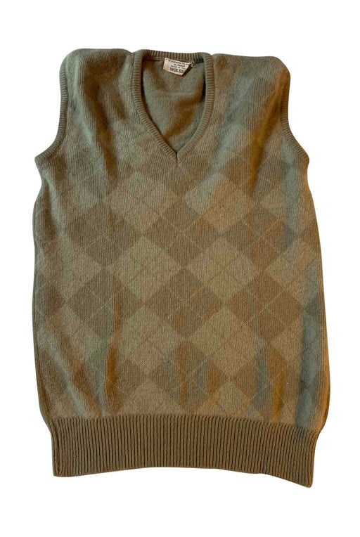 Sleeveless sweater