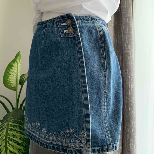 Mini skirt shorts