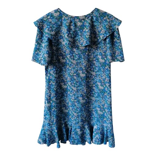 Robe à grand col