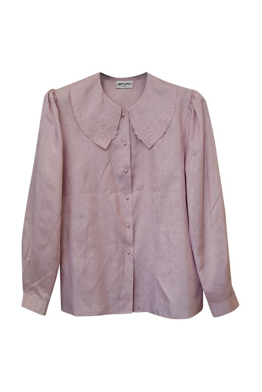 Blouse with large collar