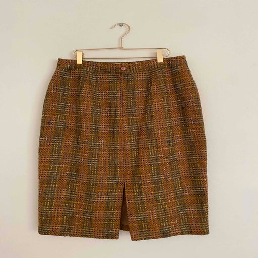 Tweed skirt suit