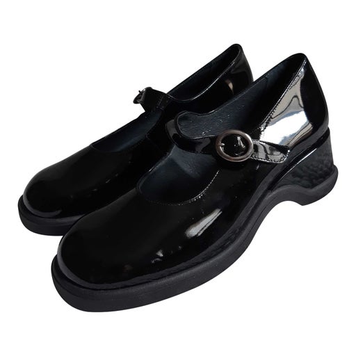 Filles en cuir