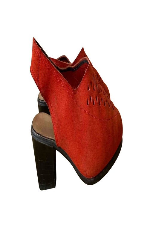 Leather mules