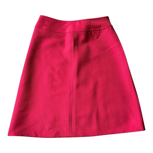 Red skirt