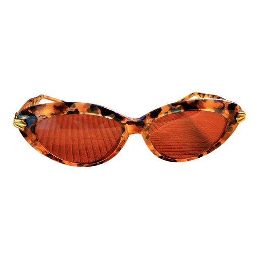 Lunettes de soleil écaillées