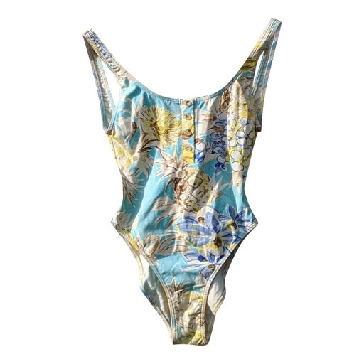 Backless swimsuit