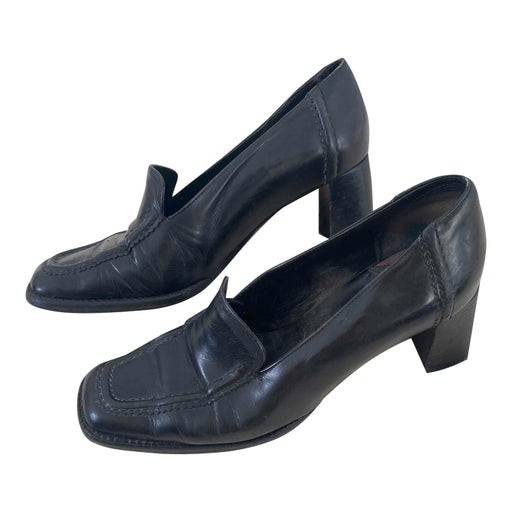 Leather heeled loafers