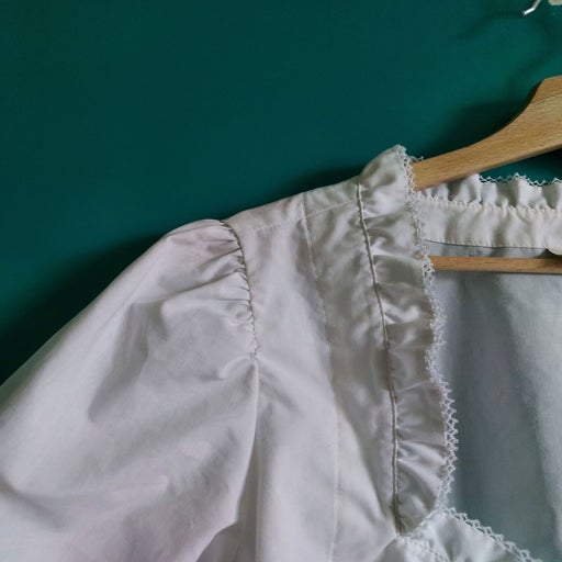 Crop top autrichien