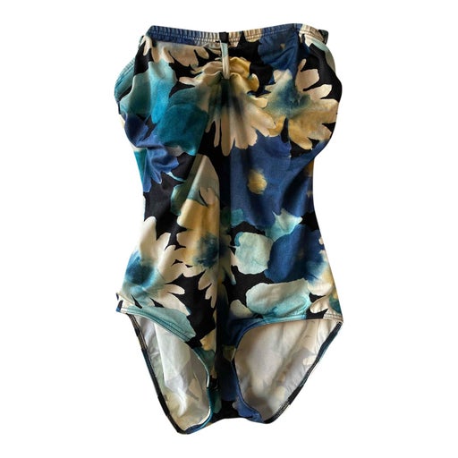 Strapless swimsuit