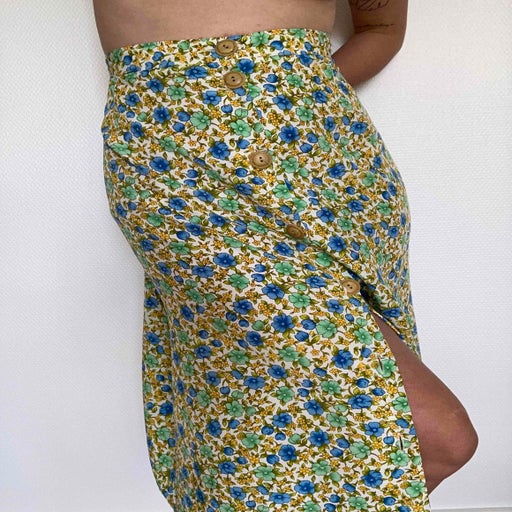 Jupe boutonnée à fleurs