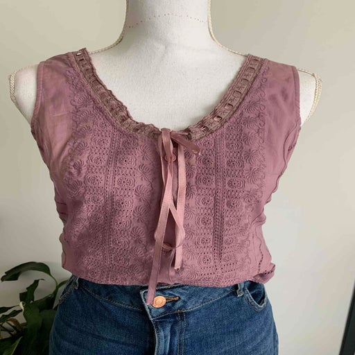 Top brodé en coton
