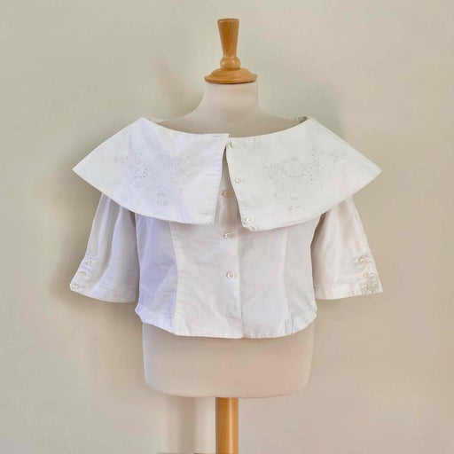 Blouse brodée