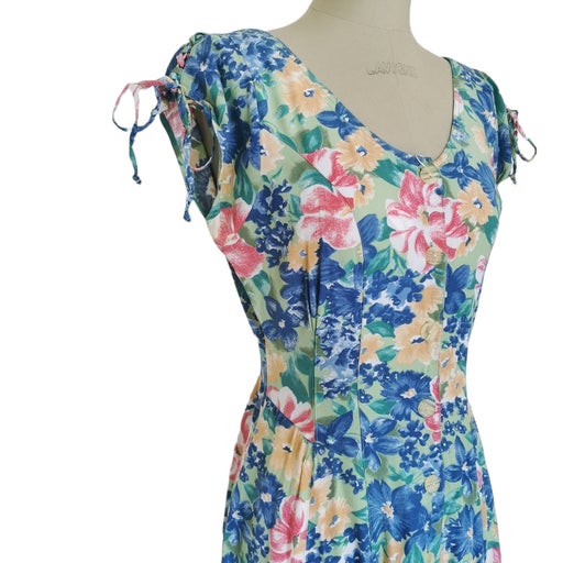Floral buttoned dress