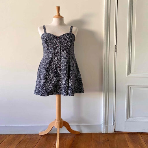 Robe boutonnée à fleurs