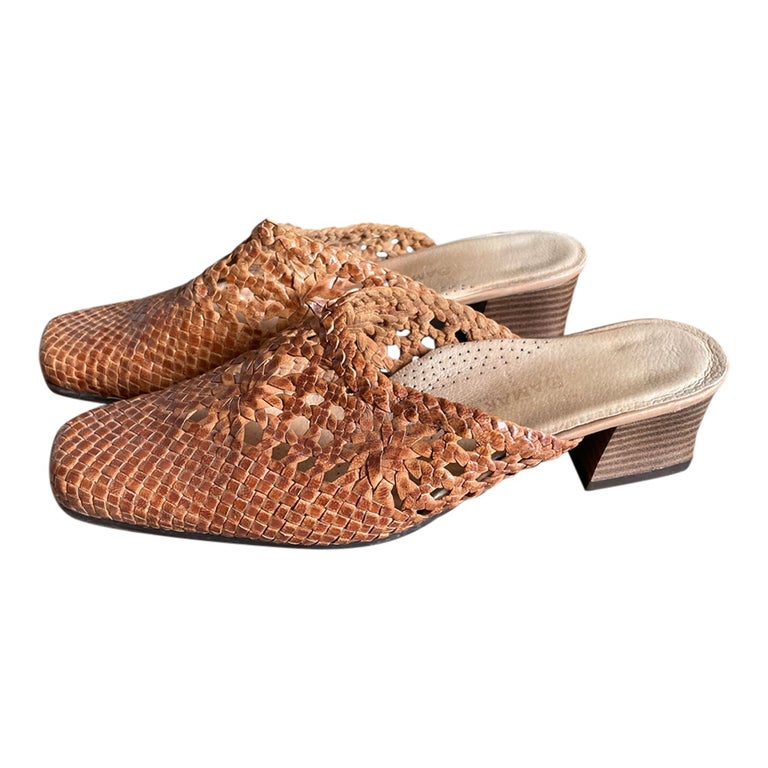 Mules en cuir tressé