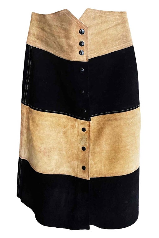 Suede buttoned skirt