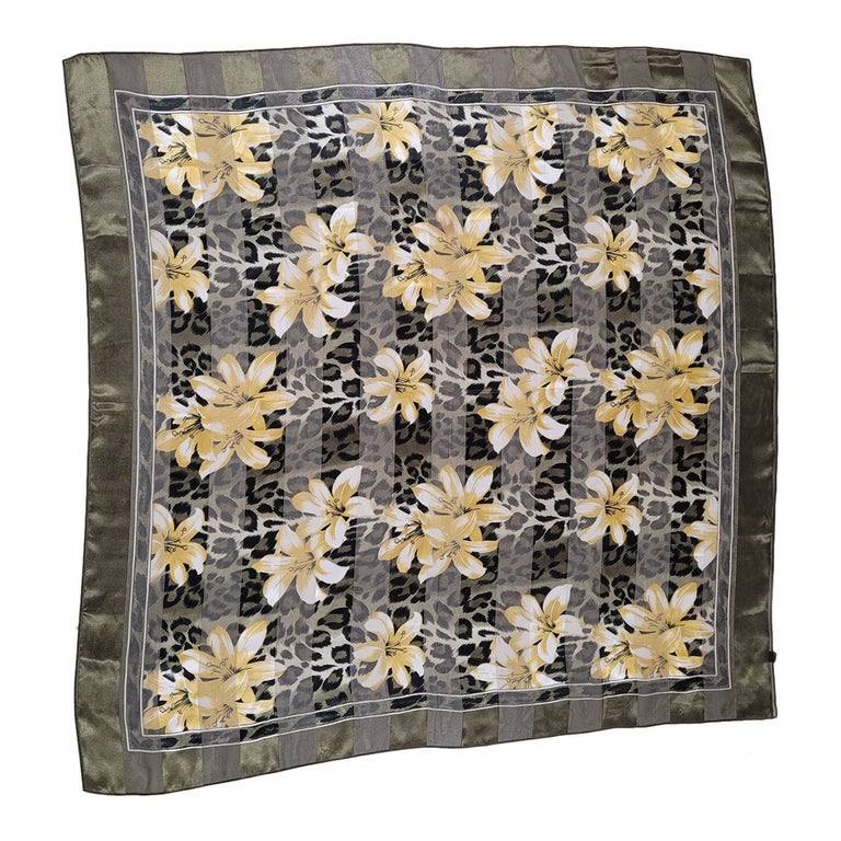Foulard à fleurs