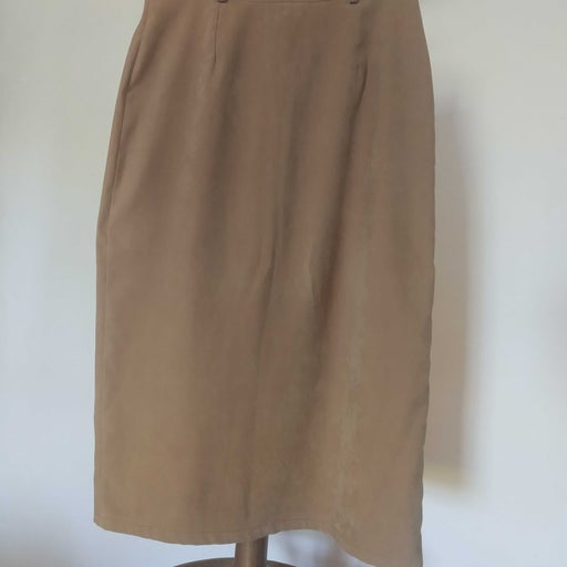 Beige buttoned skirt