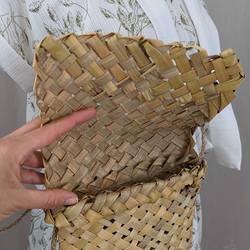 Woven straw bag