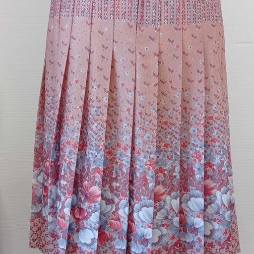 Floral pleated skirt