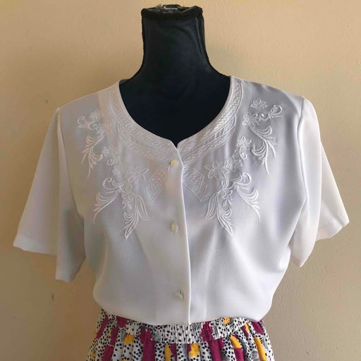 80&#39;s embroidered blouse
