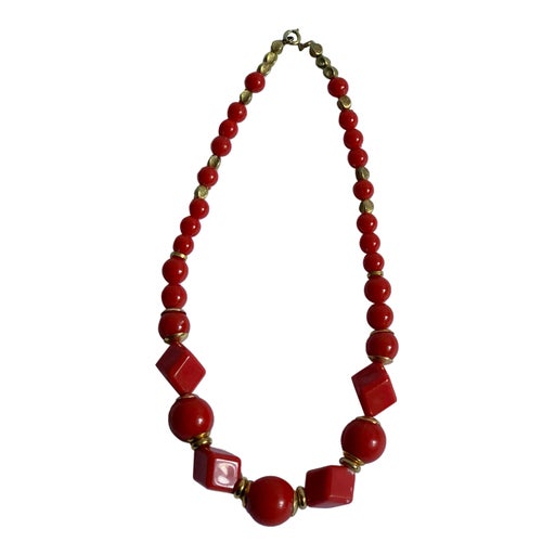 Collier en perles rouges