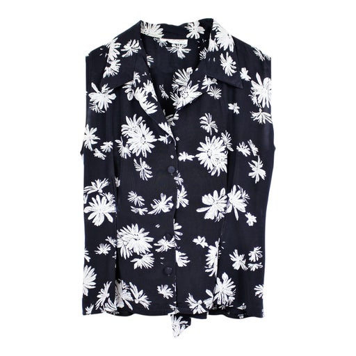 Floral buttoned top