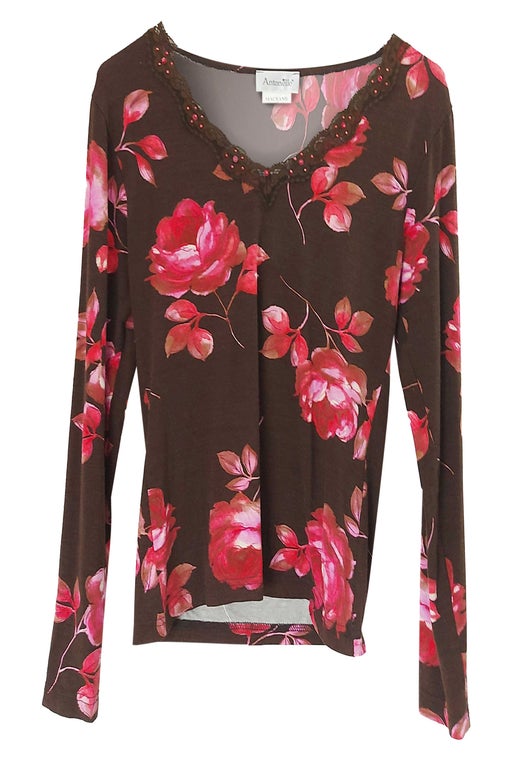 Floral chocolate top