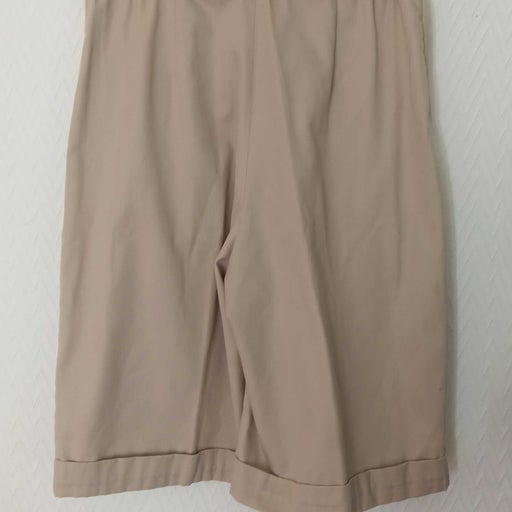 Beige Bermuda shorts