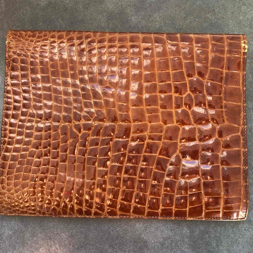 Crocodile pouch