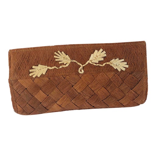 Pochette en raphia