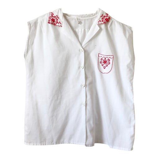 Sleeveless shirt