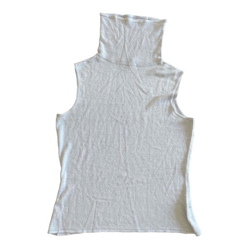 Sleeveless turtleneck