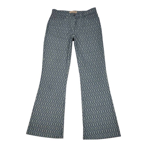 Patterned flare
