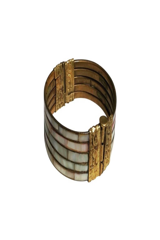 Mother-of-pearl cuff