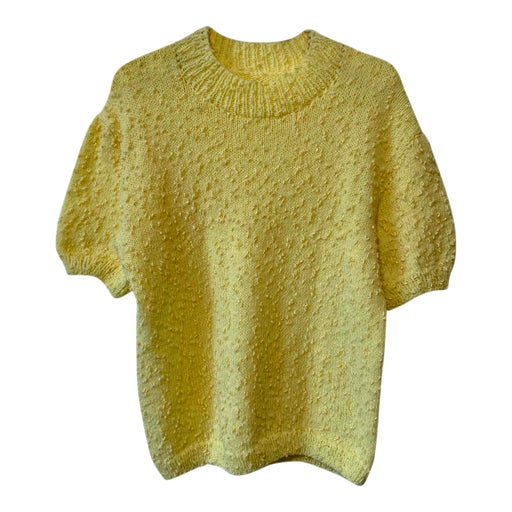 Short-sleeved sweater