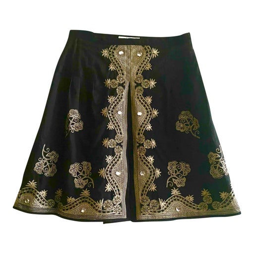 Embroidered skirt