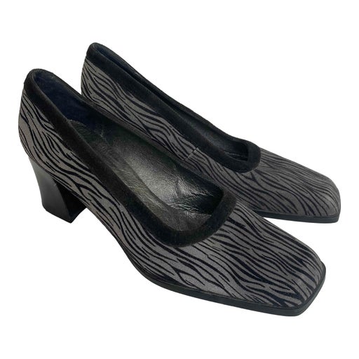 Suedette pumps