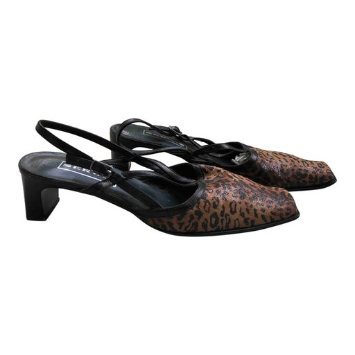 Leopard pumps