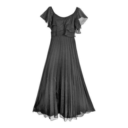 Long pleated dress