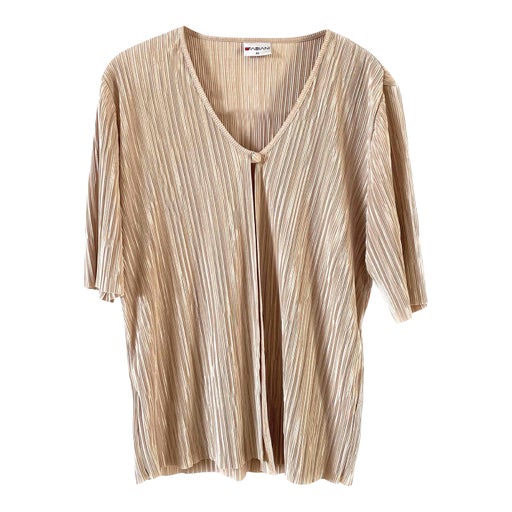Pleated top