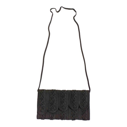 Pochette en passementerie