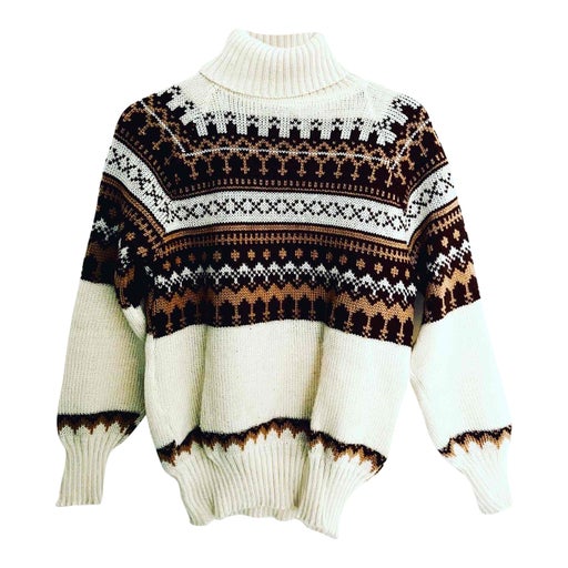 Patterned turtleneck
