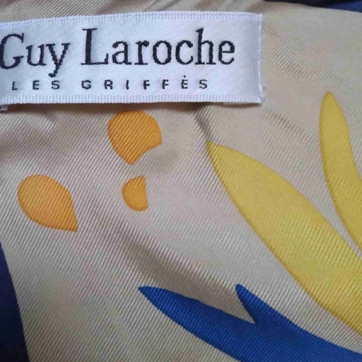 Guy Laroche scarf