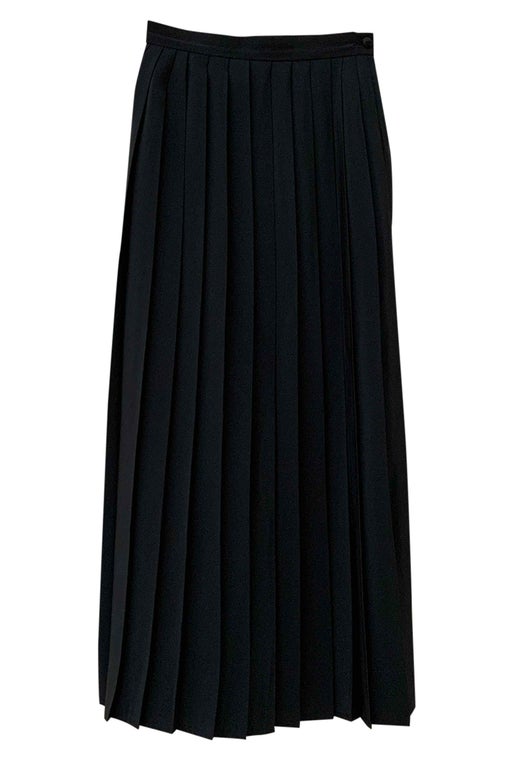 Pleated black skirt