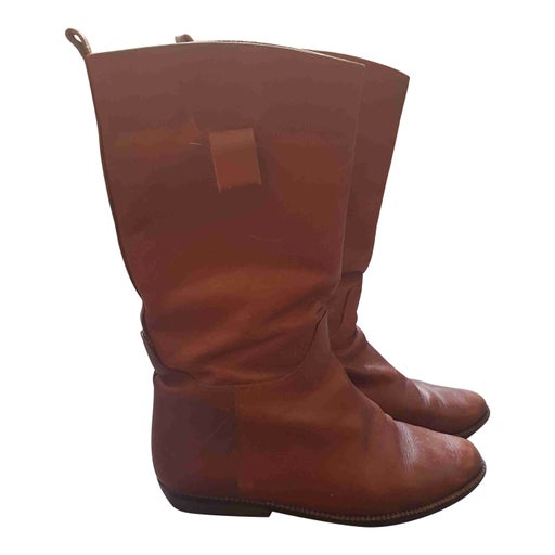 Leather boots