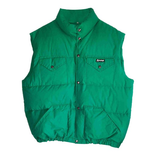 Sleeveless jacket