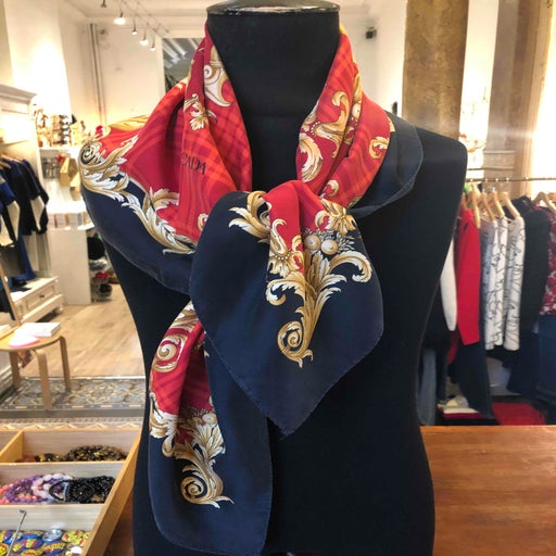 Escada scarf