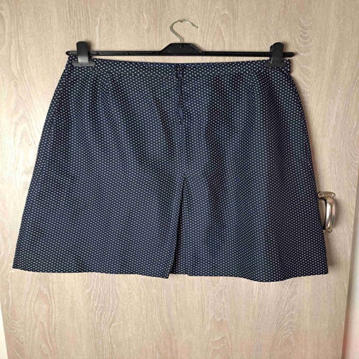 Polka dot pleated skirt