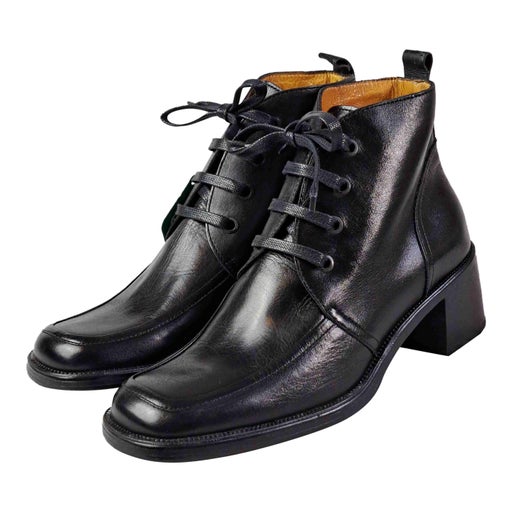 Lace-up ankle boots